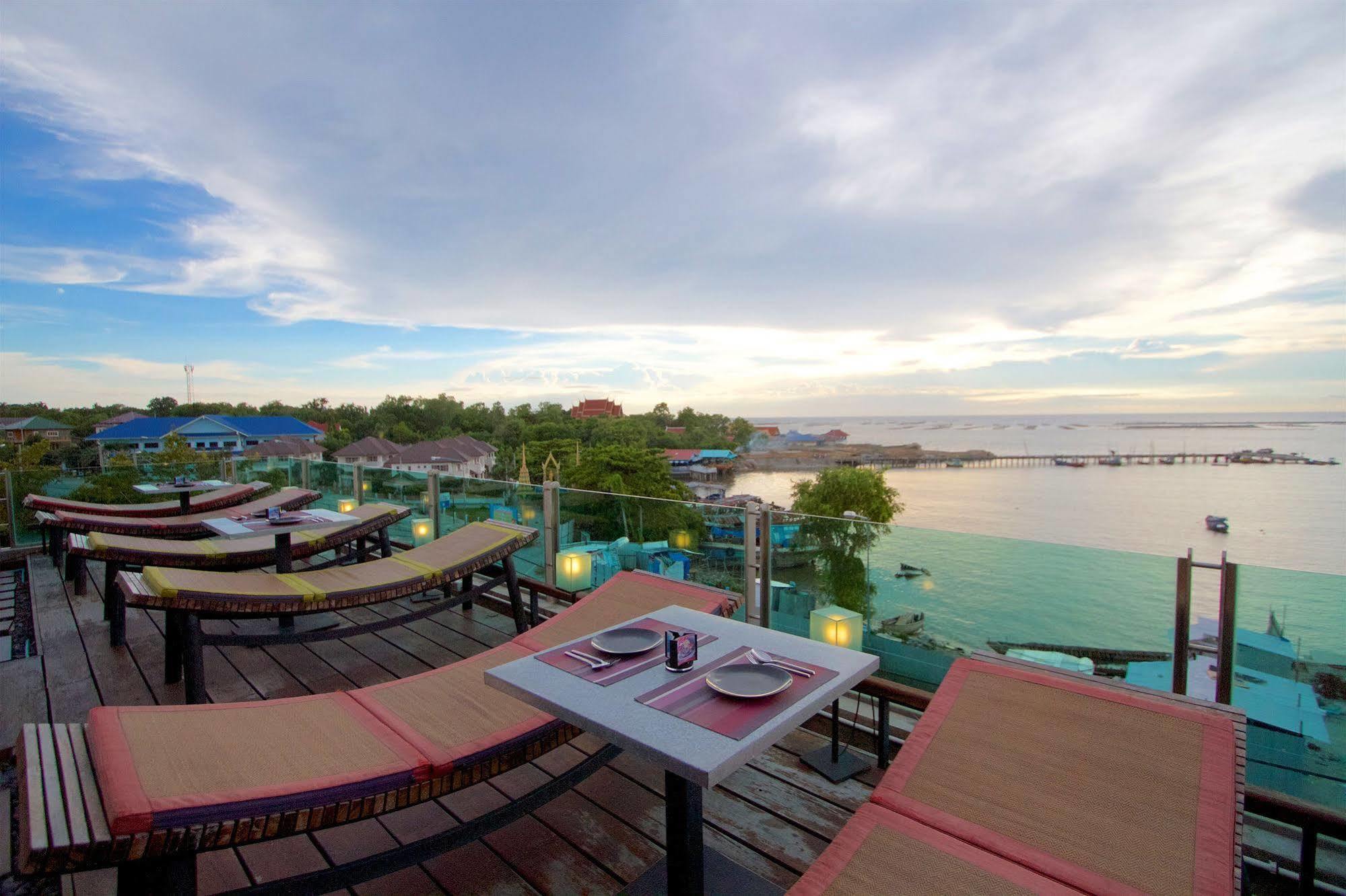 Kroque Boutique & Bistro Ang Sila Buitenkant foto